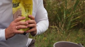 Как смешивать разные корма. Тонкости осенней рыбалки.