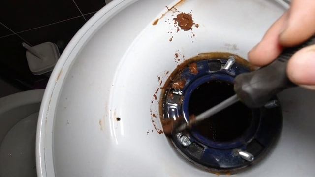 Cгнил эмалированный бак водонагревателя GARANTERM ER80V. Хваленая эмаль - где она??? смотреть онлайн