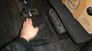 CHEVROLET Captiva С140 Люк бензобака когда три ряда кресел.