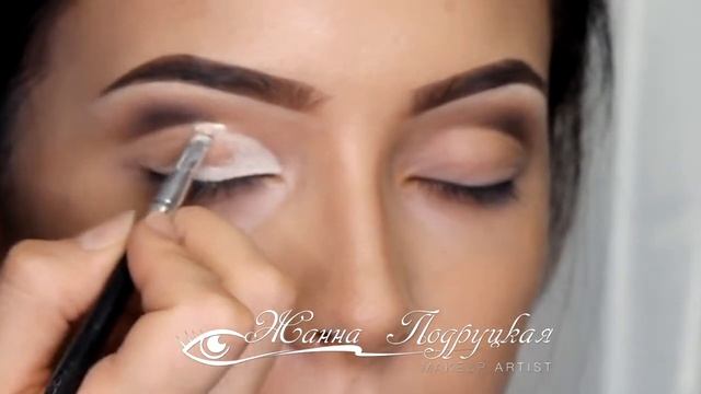 Ретро макияж, стрелки, классика (МК по макияжу) смотреть онлайн