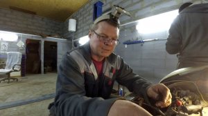 Nissan March не заводится ,притащили на веревке.