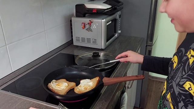 Даня и яичница в тосте смотреть онлайн