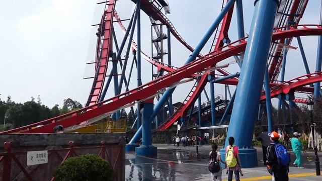 Шанхай, Китай. Парк развлечений Happy Valley, американские горки. смотреть онлайн