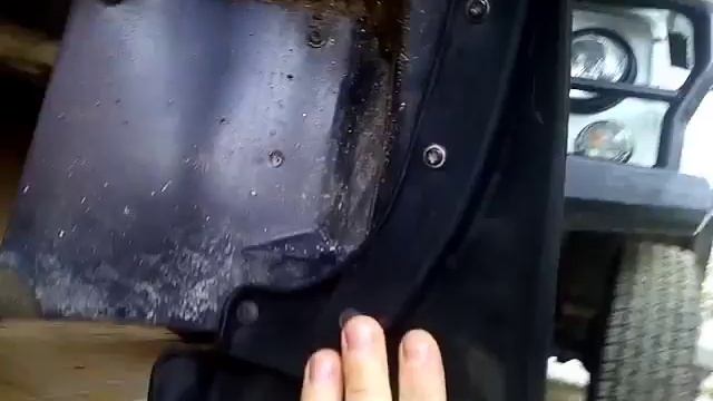 Установка задних брызговиков на Ладу Весту. смотреть онлайн