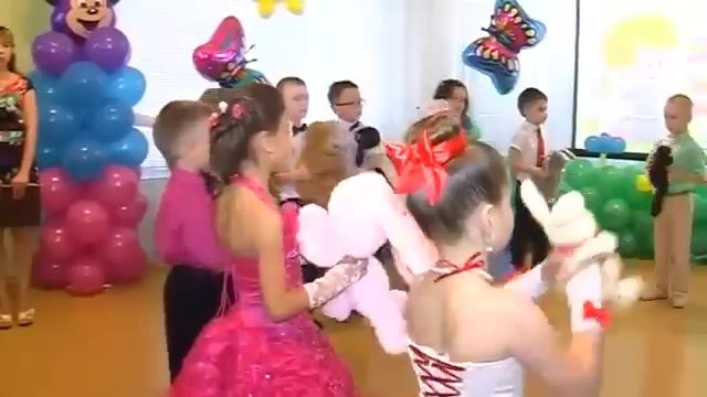 Танец с игрушками. Выпускной бал в детском саду. смотреть онлайн