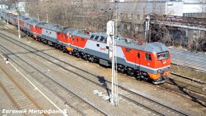 Сплотка электровозов ЭП2К и ЧС7 на манёврах в депо Москва-Сортировочная-Рязанская.