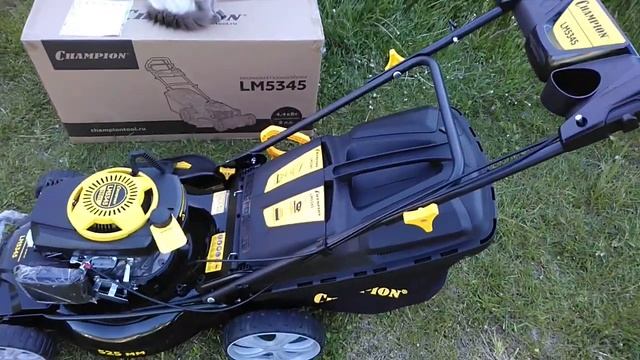 Распаковка — Газонокосилка бензиновая Champion LM5345 смотреть онлайн