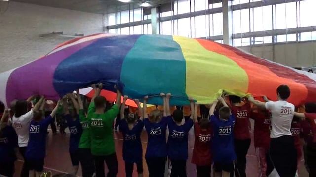 Игры с парашютом 1 смотреть онлайн