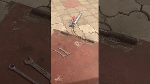 Смазка дверной петли изнутри с помощью штуцера для твердой смазки!
