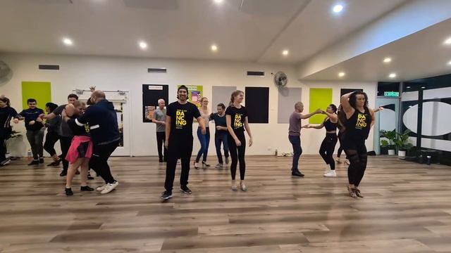 ⭐ BACHATA SHINES ⭐ By Juan Ruiz @TsdanceAu song by @MannyRod смотреть онлайн