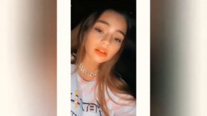 ВАЛЯ КАРНАВАЛ ПОЕТ ВЖИВУЮ!😻 1 ЧАСТЬ ( 2 ЧАСТЬ НА 15 ЛАЙКОВ )