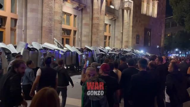 ⚡️На митинге в Ереване начались столкновения⚡️