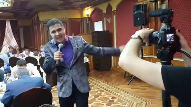 Красавец. Просто красавец. Супер певец Раяз. Татарские песни. Тамада Айдар Садыков. Москва. Казань. смотреть онлайн