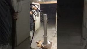 Окрашивание балясины маслом LEINOS с помощью краскопульта.