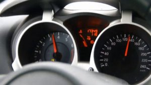 Nissan Juke 1.6 Turbo REAL acceleration 0-190 km/h