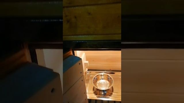 Небольшая деревянная коптильня горячего и холодного копчения своими руками