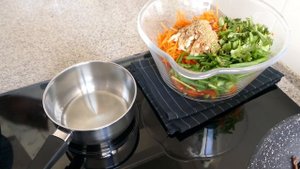 Салат из фунчозы с овощами и мясом в корейском стиле!