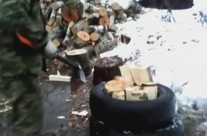 Быстрая колка дров с помощью покрышек __Quick chopping wood with tires