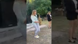 Саксофон г. Лозовая