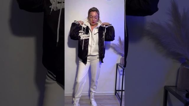 С чем носить белый спортивный костюм смотреть онлайн