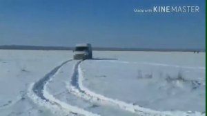 Строим охотничий домик на болоте на сваях. Охота 74. 1 часть.