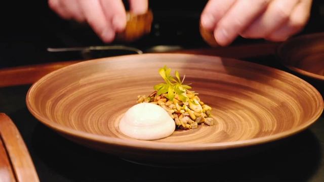 folly - An exceptional experience awaits смотреть онлайн