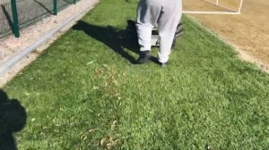 Уборка искусственного покрытия, поднятие ворса. Подготовка к работам на футбольном поле.