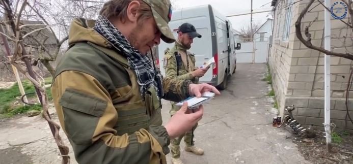 Военное оборудование и сотни писем со словами поддержки - помощь из района Зюзино доставлена бойцам