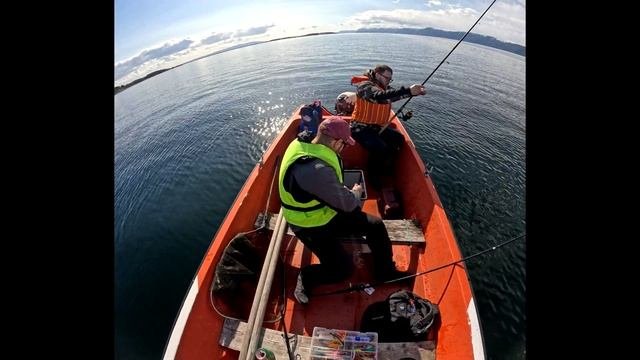 Красивая природа.Рыбалка с лодки(тест видео формата 8:7)