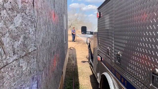 MICHAEL GIBSON IN MIDDLE OF BRUSH FIRE PKG 2-11-2022 смотреть онлайн