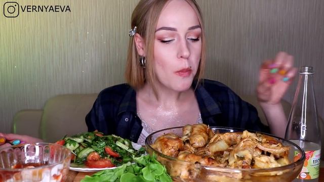 MUKBANG | Крылья с картофелем, сыром в духовке | Wings with Potatoes, Cheese не ASMR смотреть онлайн