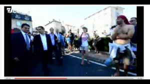 Manuel Valls sifflé et traité de "facho" dans les rues d'Aurillac