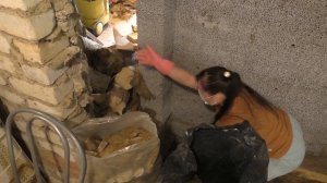 Первая ночь без стены. Холод. Разгребаем мусор. Работы непочатый край. (5)