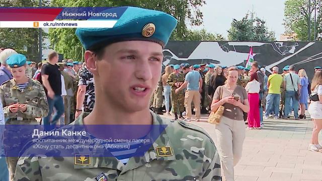 Удостоверения парашютистов получили воспитанники лагеря «Хочу стать десантником»