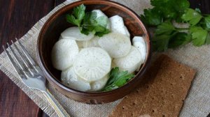 Салат из редьки дайкон с маслом