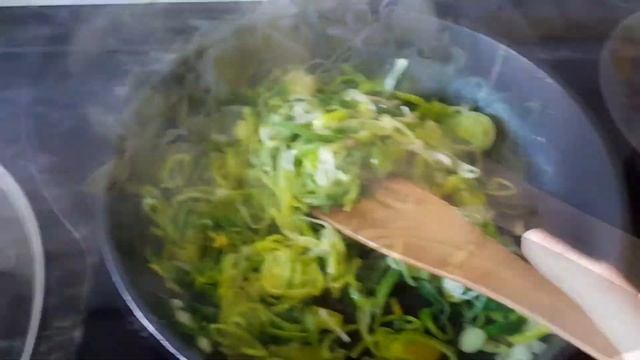 Сырный суп с луком пореем / Käse-Lauch-Suppe смотреть онлайн