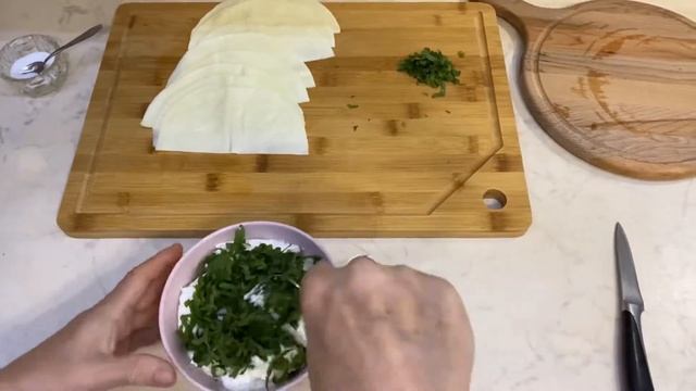 Вкусно и быстро! Грузинская закуска рулетики из сыра сулугуни с творогом (надуги)