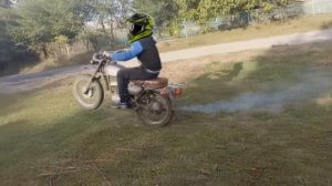 Жесткий стант на мотоцикле Минск)))XD