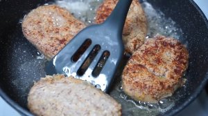 З моих любимых рецепта котлет. С мясом и без мяса.