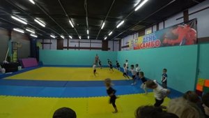 Акробатика, дети 3-4 года. Разминка.