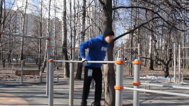 Behind The Leg Clap Dips смотреть онлайн