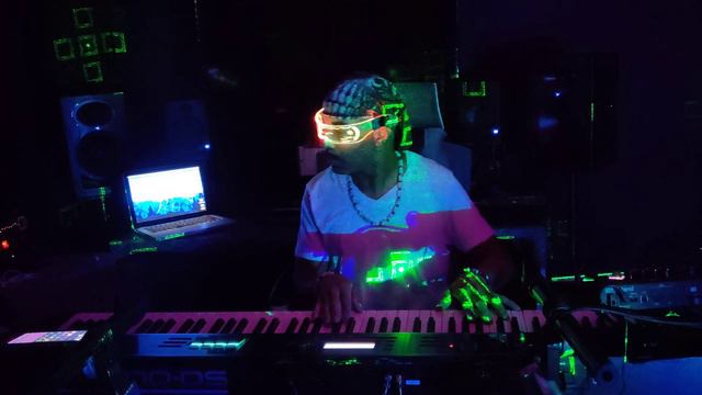 Synthesizer Lead Vs Hip Hop / Trap Beat on Juno DS88 😁✌🏼 смотреть онлайн