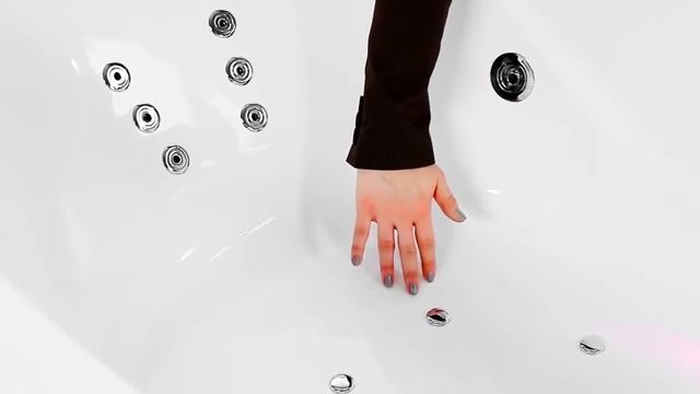 Акриловые ванны Triton (Тритон). Обзор новинки ванны со стеклом Милена (www.santehimport.com) смотреть онлайн