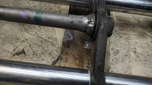 Снимаем внутрннее кольцо обоймы подшипника траверсы Honda cbr 600