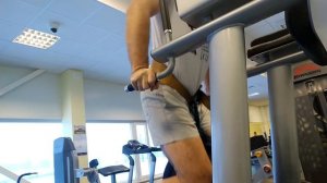 Стритлифтинг - подтягивания и отжимания с отягощениями