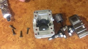 Болты при замене ЦПГ Поршневой Штиль не нужно менять по причине что резьба не соответствует