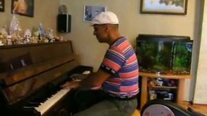 Легендарный клавишник рок группы "Харьков".