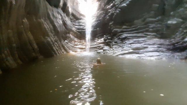 Купаться в чаше водопада. ТревелБлог Апраксина Лада