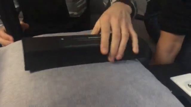 Распаковка iPhone XR Red, распаковка Apple Watch Nike, распаковка AirPods. смотреть онлайн