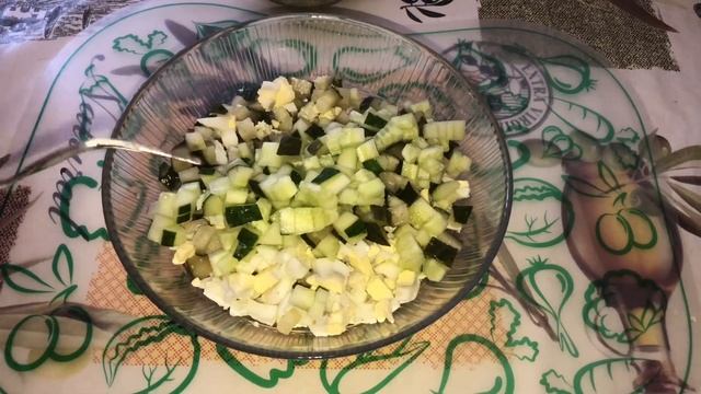 САЛАТ ИЗ СОЛЕНОГО ОГУРЦА